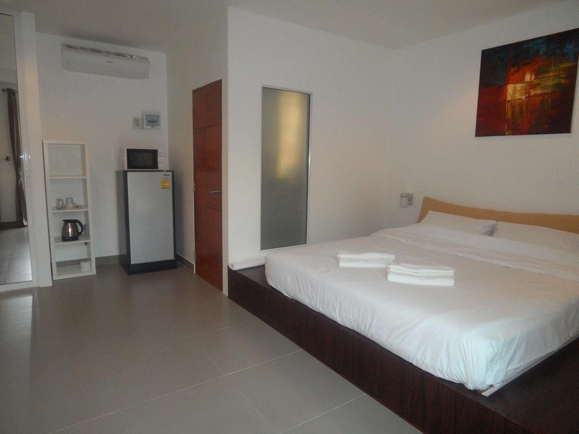 Gp Rooms Pool Guesthouse パッタヤー エクステリア 写真